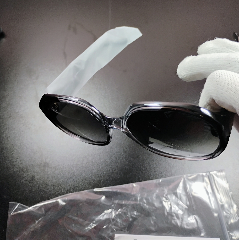 Salvatore Ferragamo SF943S 60mm Sunglasses Black - Picture 4 of 15